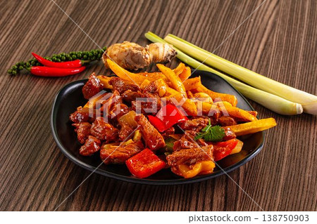 Roasted beef meat with vegetables 138750903