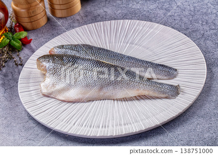 Raw seabass fish fillet for cooking 138751000