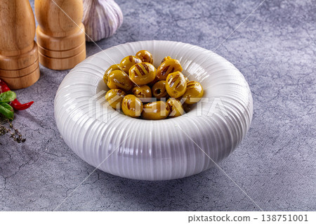 Green grilled olives in oil 138751001