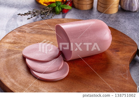Boiled pork pink sausages with slices 138751002