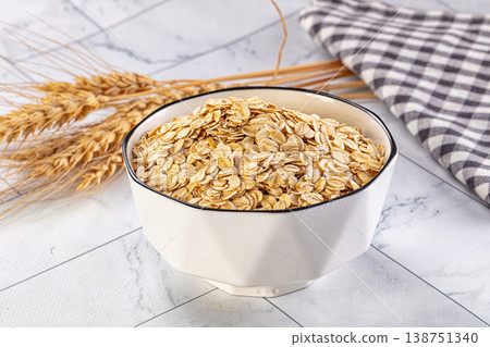 Dry oat flakes for porrige Dry oat flakes for porrige 138751340