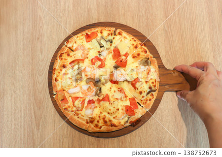 shrimp pizza or seafood pizza or shrimp and tomato pizza shrimp pizza or seafood pizza or shrimp and tomato pizza 138752673