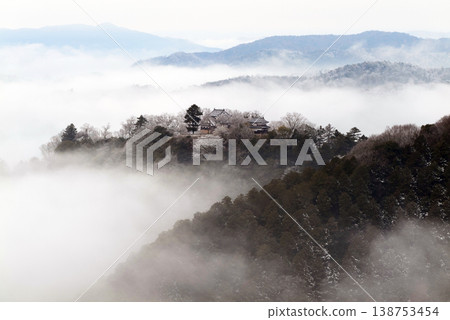 Winter sea of clouds and Bitchu Matsuyama Castle (castle in the sky) 25535 Winter sea of clouds and Bitchu Matsuyama Castle (castle in the sky) 25535 138753454