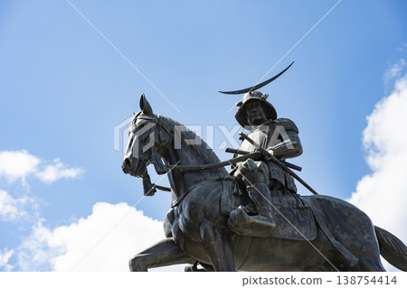 Date Masamune Statue and cherry blossoms 138754414