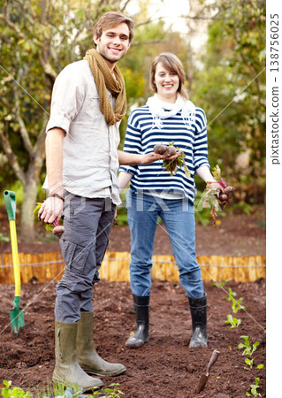 Plant, vegetables and portrait of couple gardening with together with harvest in backyard. Farming, growth and people working with beetroot and growing plants for sustainable, organic or vegan food 138756025