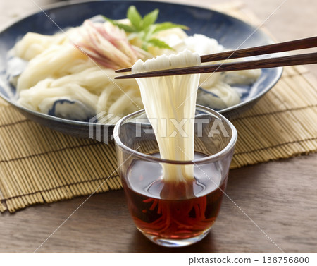 美味的素麵,夏季傳統美食。 美味的素麵,夏季傳統美食。 138756800