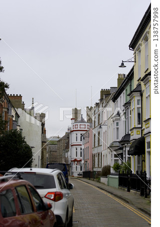 Caernarfon street view with colorful historic buildings Caernarfon street view with colorful historic buildings 138757998