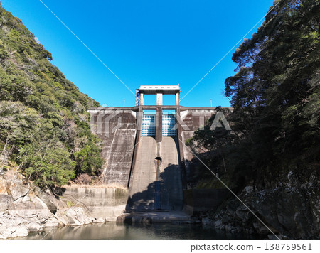 Nanagawa Dam, Kozagawa Town, Wakayama Prefecture 138759561