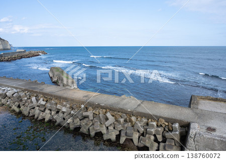 Iwafune Jizo statue and the surrounding cliff scenery, Chiba Prefecture 138760072