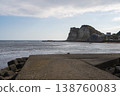 Iwafune Jizo statue and the surrounding cliff scenery, Chiba Prefecture 138760083