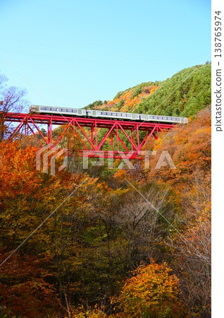 Autumn on the JR Kamaishi Line (Galaxy Dream Line Kamaishi Line) - Onigazawa Bridge Autumn on the JR Kamaishi Line (Galaxy Dream Line Kamaishi Line) - Onigazawa Bridge 138765974