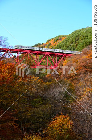 Autumn on the JR Kamaishi Line (Galaxy Dream Line Kamaishi Line) - Onigazawa Bridge Autumn on the JR Kamaishi Line (Galaxy Dream Line Kamaishi Line) - Onigazawa Bridge 138765975