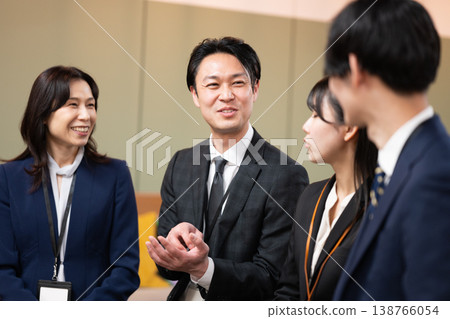 員工圓桌討論 員工圓桌討論 138766054