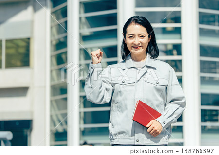 Business Woman Wearing a Workwear 138766397