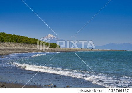 [Shizuoka Prefecture] Miho no Matsubara and Mt. Fuji 138766587