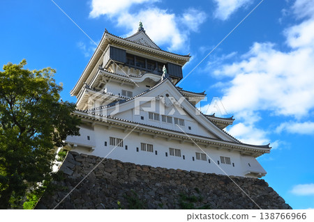 Kokura Castle towering under the blue sky Kokura Castle towering under the blue sky 138766966
