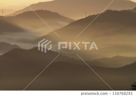 Morning glow stained mountain ranges 138768281