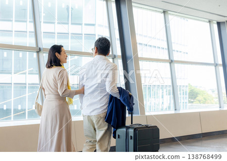 Senior couple traveling 138768499