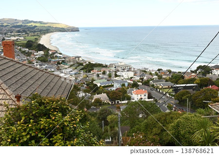 從山上俯瞰大海 從山上俯瞰大海 138768621