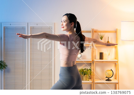 Women who do yoga Women who do yoga 138769075