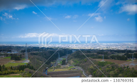 從日本富山縣黑部市大谷水壩附近看到的景色。 從日本富山縣黑部市大谷水壩附近看到的景色。 138769391