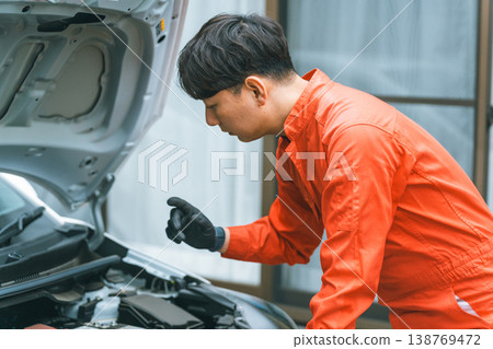 Auto mechanic Auto mechanic 138769472