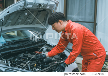 汽車修理工,到府維修服務。 汽車修理工,到府維修服務。 138769480