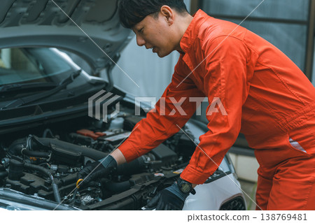 汽車修理工，到府維修服務。 138769481