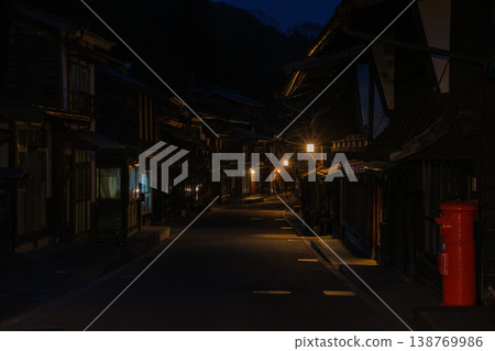 Gate lanterns of Narai-juku 138769986
