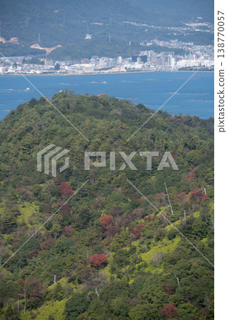從廣島縣宮島彌山眺望瀨戶內海 從廣島縣宮島彌山眺望瀨戶內海 138770057