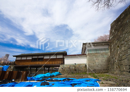Restoration work on the Kon-yagura (southwest turret) 138770694