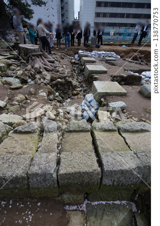 Restoration work on the Kon-yagura (southwest turret) 138770753