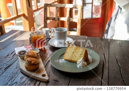 Enjoy homemade sweets in a quiet seat overlooking the old townscape. Enjoy homemade sweets in a quiet seat overlooking the old townscape. 138770954