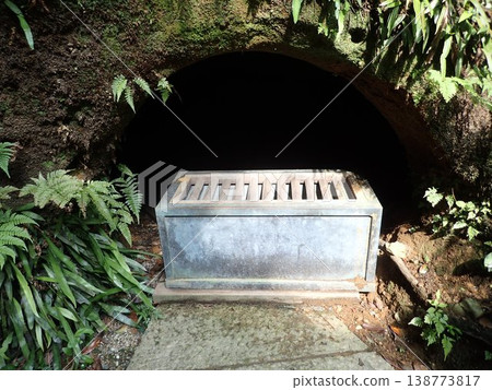 保太山孫永寺是高野山真言宗的總本寺,位於靜岡縣袋井市,由僧侶行喜奉聖武天皇之命創建。 保太山孫永寺是高野山真言宗的總本寺,位於靜岡縣袋井市,由僧侶行喜奉聖武天皇之命創建。 138773817