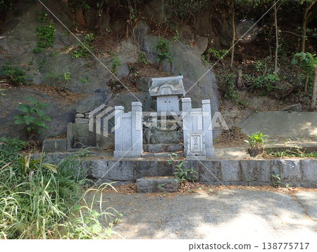 直島是位於岡山縣和香川縣之間瀨戶內海中的一個島嶼,被稱為藝術之島。 直島是位於岡山縣和香川縣之間瀨戶內海中的一個島嶼,被稱為藝術之島。 138775717