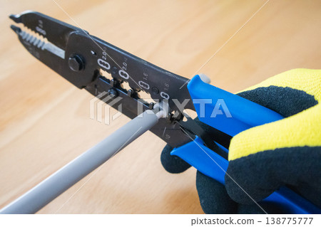Second-class electrician skills test tools 138775777