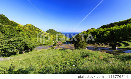 石部梯田、駿河灣以及海對岸的富士山。 138776744