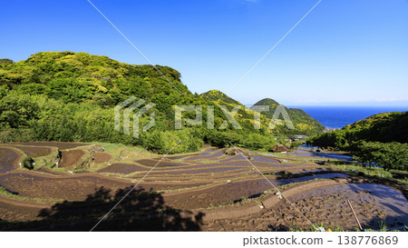 石部梯田、駿河灣以及海對岸的富士山。 石部梯田、駿河灣以及海對岸的富士山。 138776869