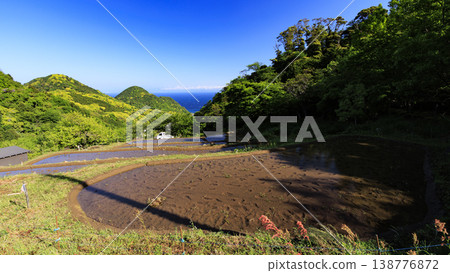 石部梯田、駿河灣以及海對岸的富士山。 138776872