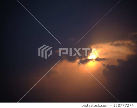 Setting sun 138777274