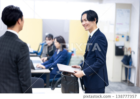 Preparing for business negotiations Preparing for business negotiations 138777357