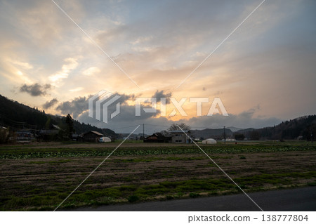 The beautiful spring cherry blossom season in Shinjo Village, Okayama Prefecture The beautiful spring cherry blossom season in Shinjo Village, Okayama Prefecture 138777804