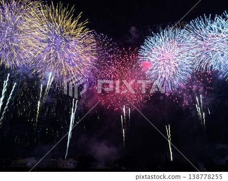 開花在夜空的煙花 開花在夜空的煙花 138778255