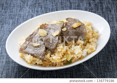 烤肉炒飯。 138779186