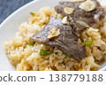 烤肉炒飯的特寫。 138779188