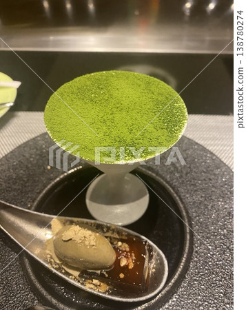 抹茶慕斯和焙茶冰淇淋 138780274