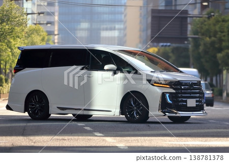 白色小型貨車圖像 白色小型貨車圖像 138781378