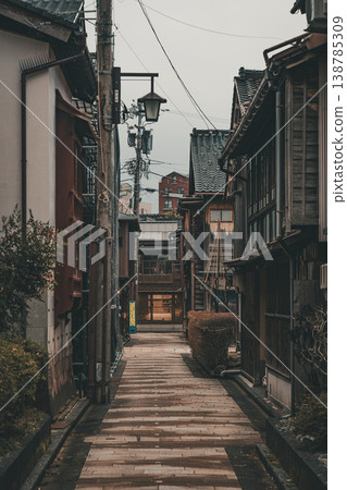 Sunset view of Higashi Chaya District in Kanazawa, Japan Sunset view of Higashi Chaya District in Kanazawa, Japan 138785309