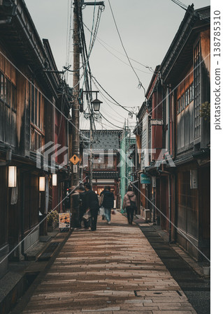 日本金澤東茶屋地區的日落景色 138785310