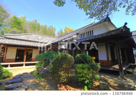 磯屋住宅（杵築城下町北大武士住宅） 138786986
